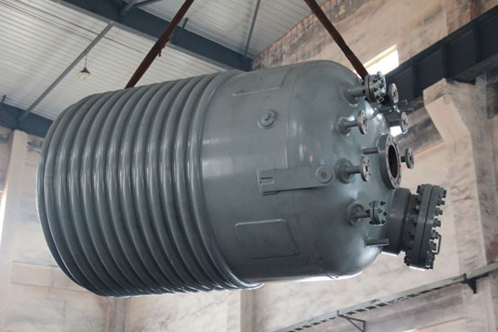 不銹鋼反應釜的夾套該如何進行選擇？