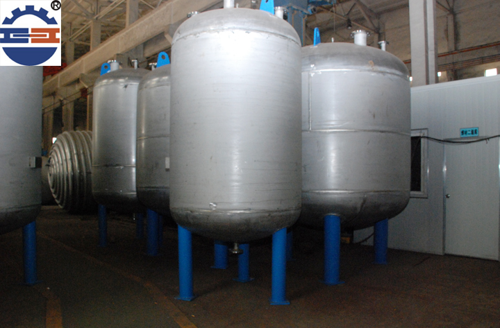 不銹鋼櫥儲罐圖片 不銹鋼櫥儲罐圖片